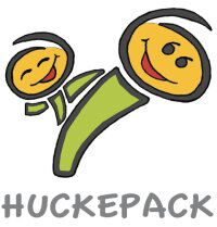 Ein Foto des Logos der Kinderförderung Huckepack. Eine Figur trägt eine kleinere Figur auf dem Rücken.